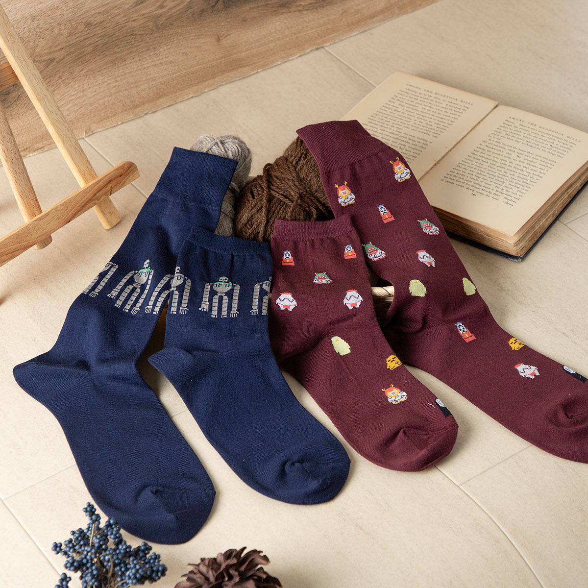 天空の城ラピュタ ロボット兵柄ソックス(ネイビー) | どんぐり共和国