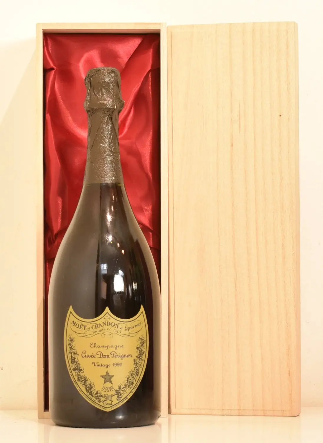 1992年 ドン・ペリニョン 白 シャンパン｜生まれ年ギフト