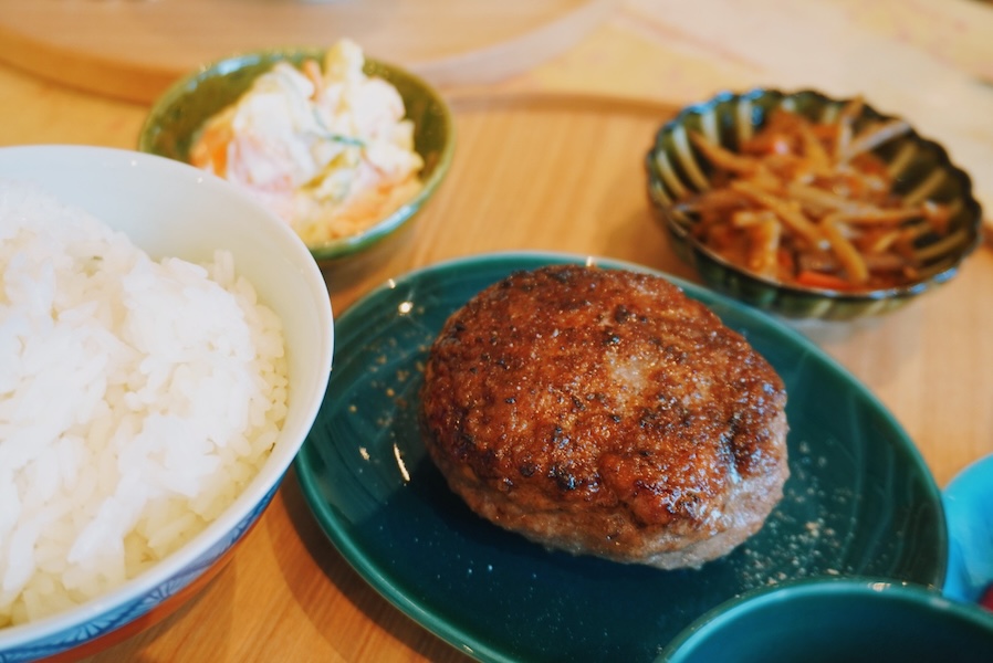 NY・ブルックリンで「ハンバーグ定食」がバズっている