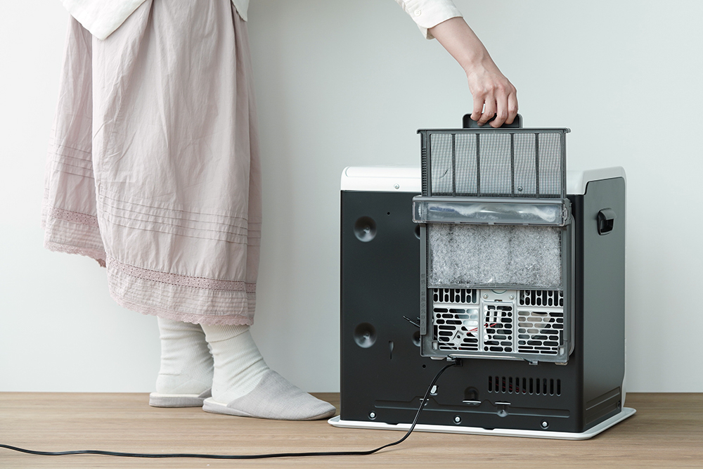 業界初※1ファンフィルターお手入れ機能搭載機種を含む家庭用石油ファン