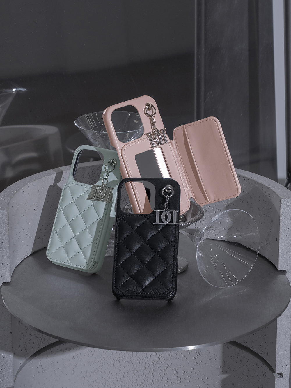 予約商品】キルティングミラーDDチャームiPhoneケース – Darich