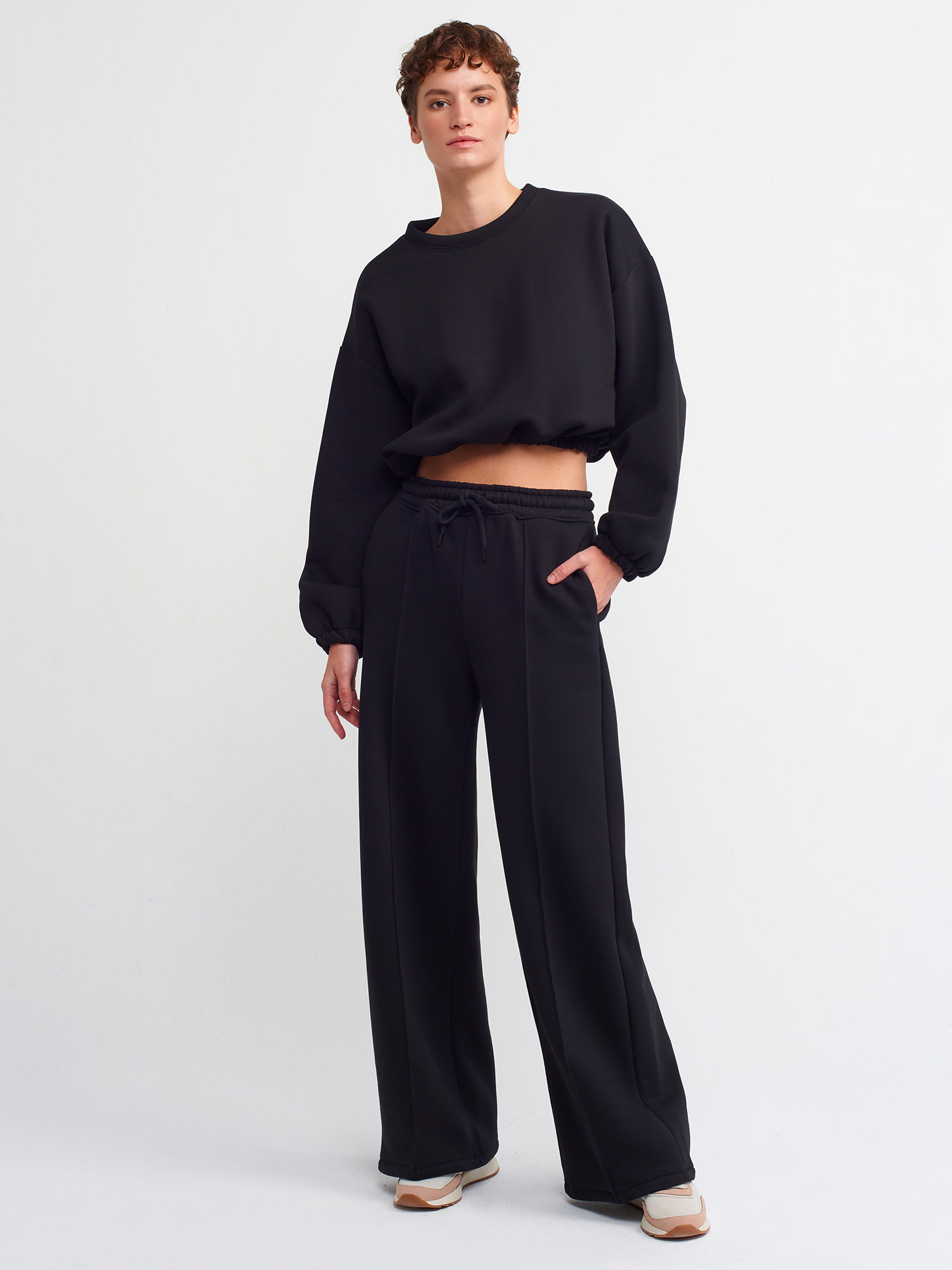 7030 Dikiş Detaylı Eşofman Pantolon-Siyah | PANTOLON | Dilvin