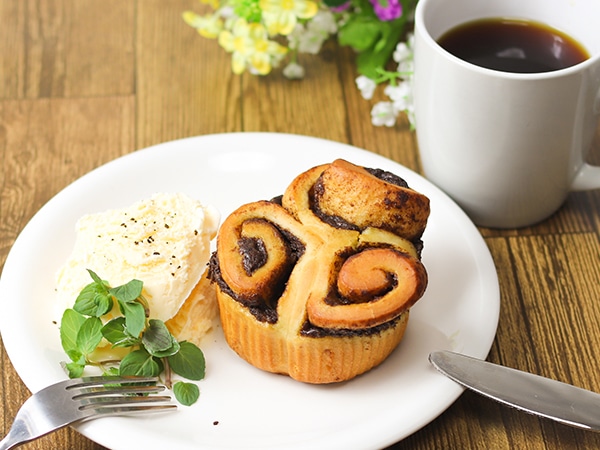 業）24個入 北欧カフェのシナモンロール: クロワッサン・パン｜上質