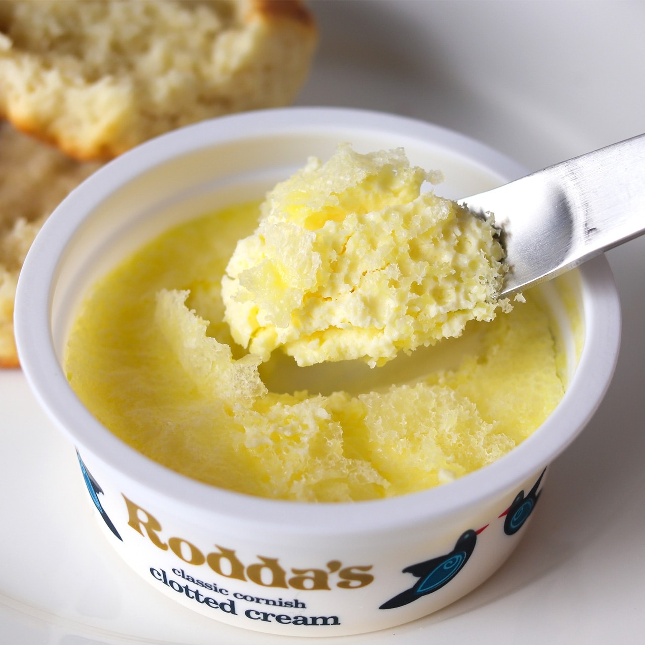 5つ星ホテルのコーニッシュ クロテッドクリーム: ジャム＆バター｜上質
