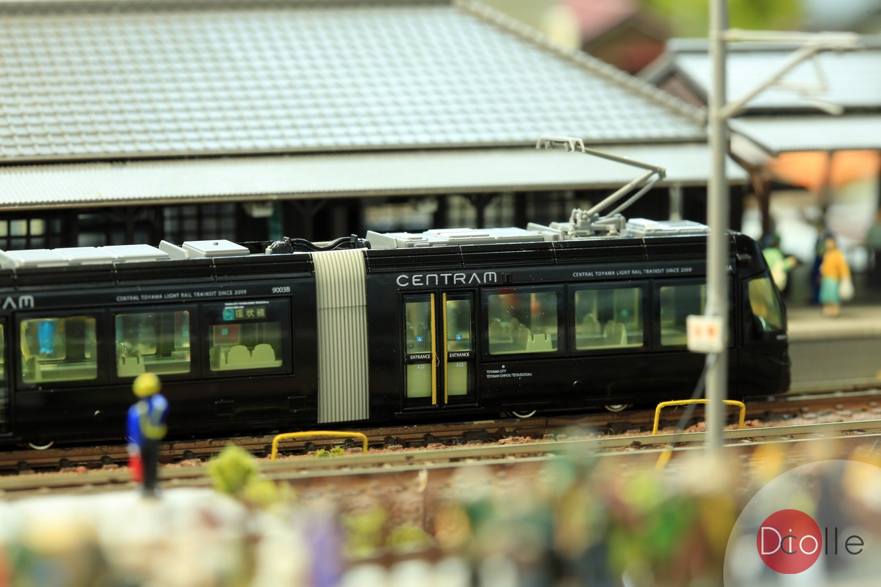 Kato 富山市内電車環状線9003〈セントラム〉黒- Diocolle