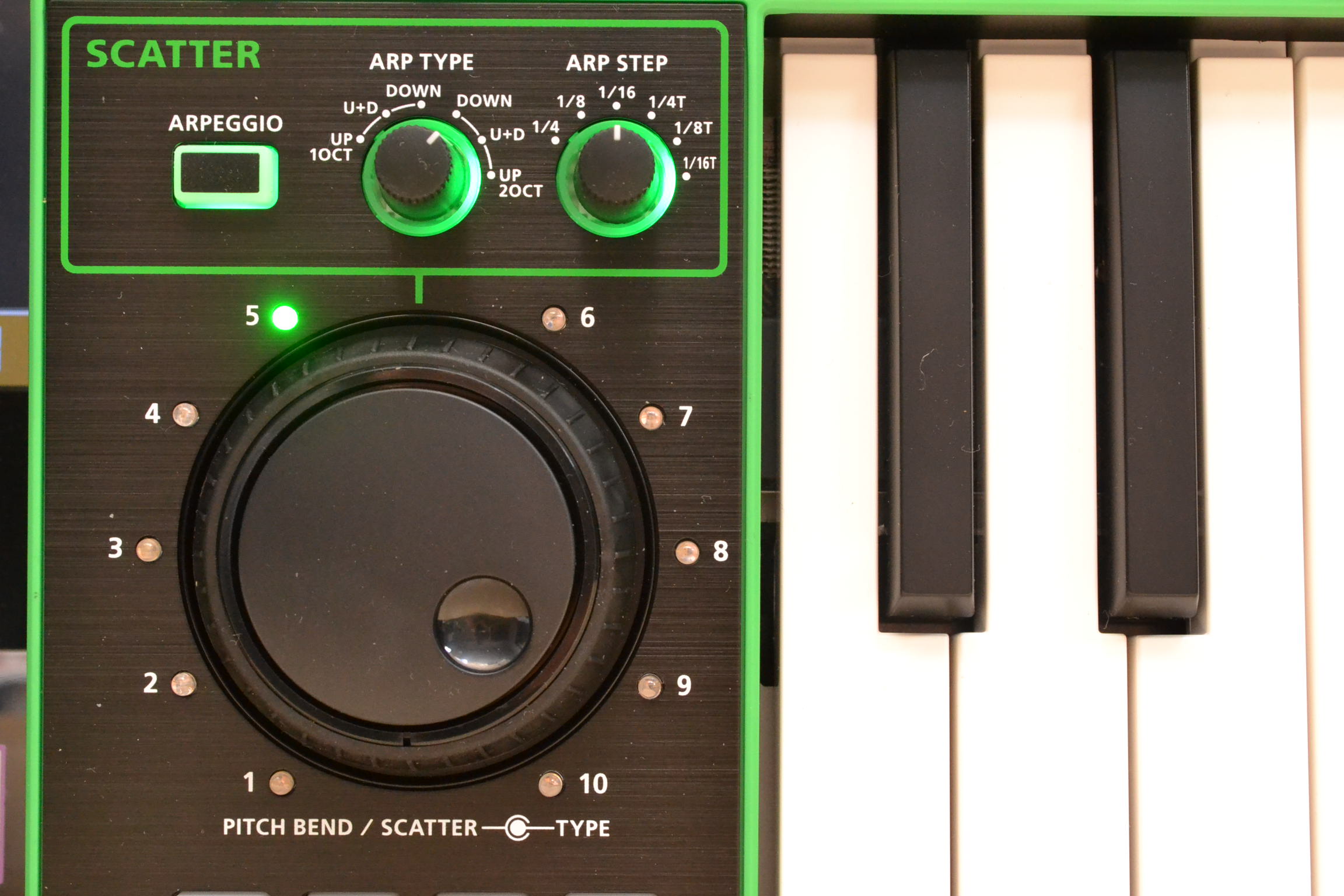 PLUG-OUT対応の新コンセプトシンセ、AIRA SYSTEM-1を触ってみた | DTM