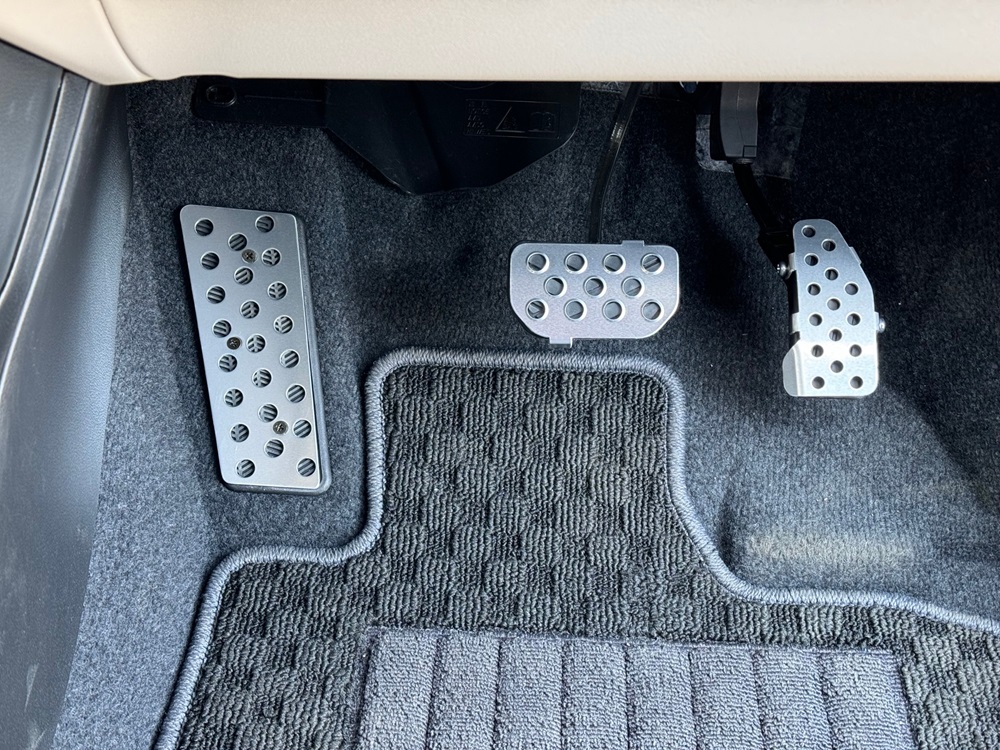 新型 スイフト 専用アルミペダル3点セット DS型 SWIFT (2023年12月