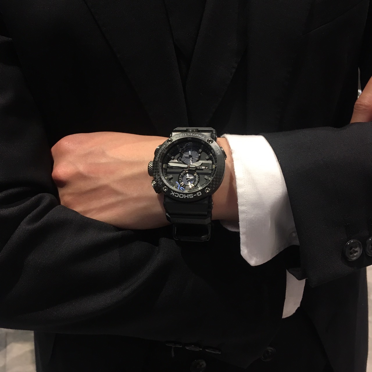 G-SHOCK GRAVITYMASTERからカーボンを纏った新型が登場！ | ブランド