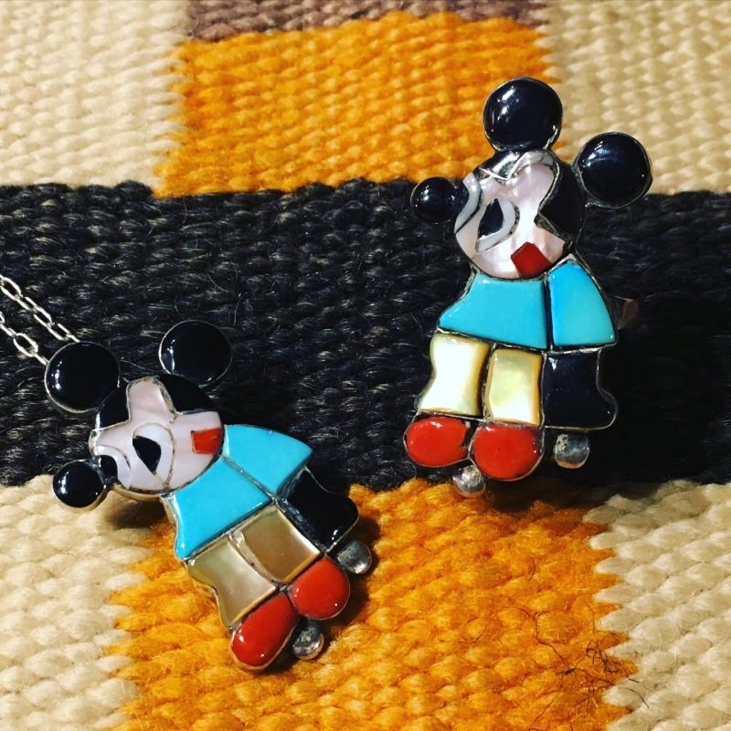 とぼけ顔のミッキーをモチーフにしたズニ族作1970年代オールドポーン