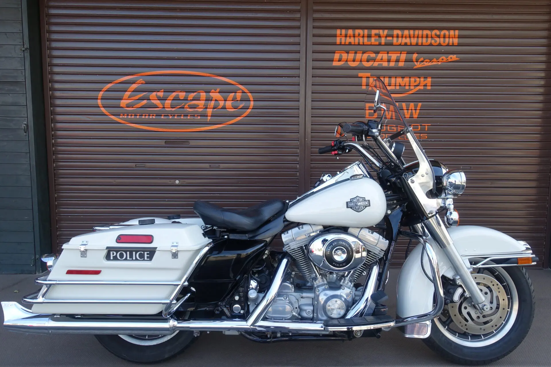 FLHPE ロードキングポリス KERKERフィッシュテールマフラー | Escape Bike