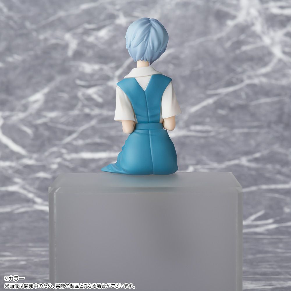 エヴァンゲリオンシリーズから「綾波レイ」の“ちょこのせ”フィギュアが