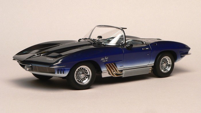 AUTOart 1:18 Scale Chevrolet Corvette Mako Shark 1961 Mako Shark