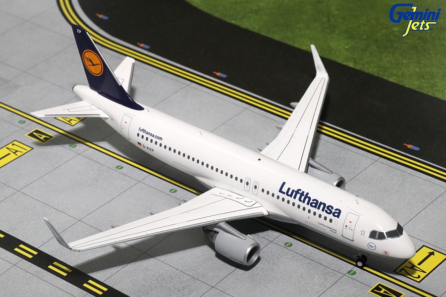 航空機・ヘリコプター 1/200 Lufthansa Airbus A320-200 D-AIZZ 航空機