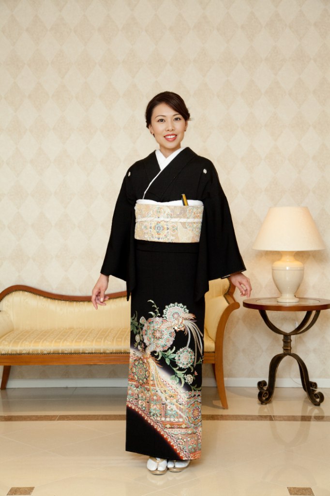 SOMM055｜黒留袖(金彩華紋鳳凰)11号（M）｜留袖レンタル 和匠