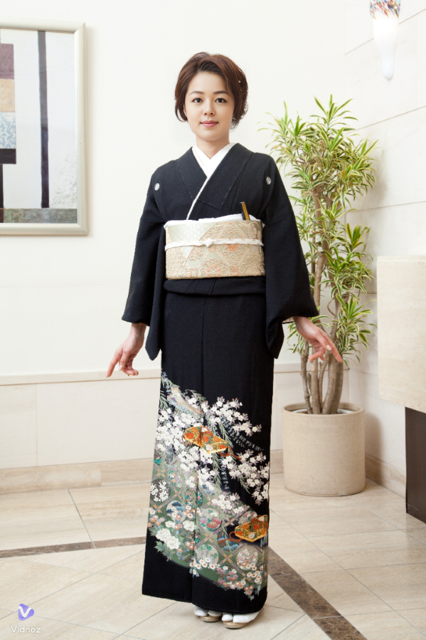 SOMM005｜黒留袖(手刺繍文箱)11号（M）｜留袖レンタル 和匠