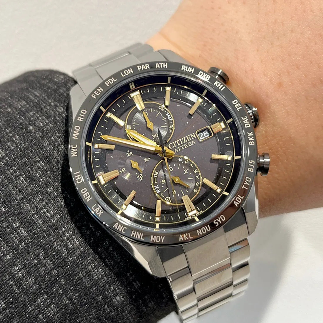 AT8184-57E エコ・ドライブ電波時計 HINODE COLLECTION｜アテッサ