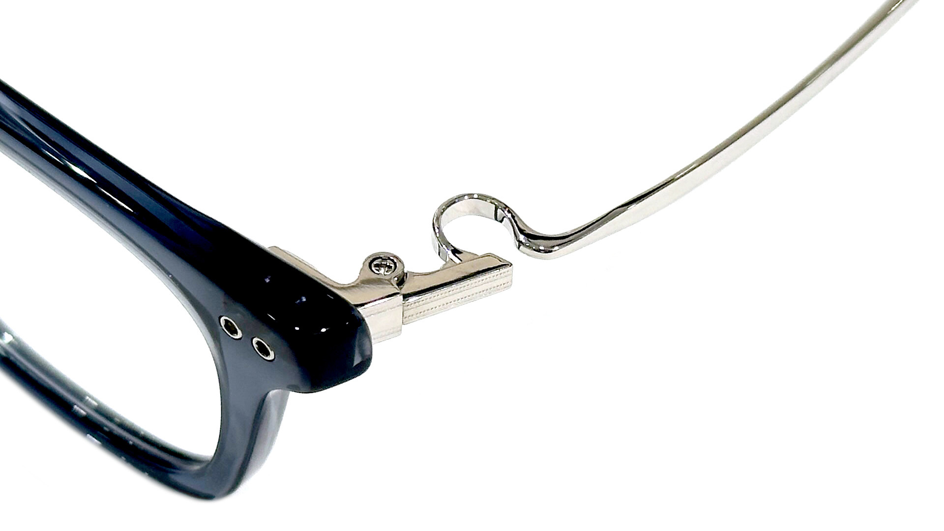 頭部を抱える逆Rテンプルが心地良い2025春の999.9 新作眼鏡フレーム