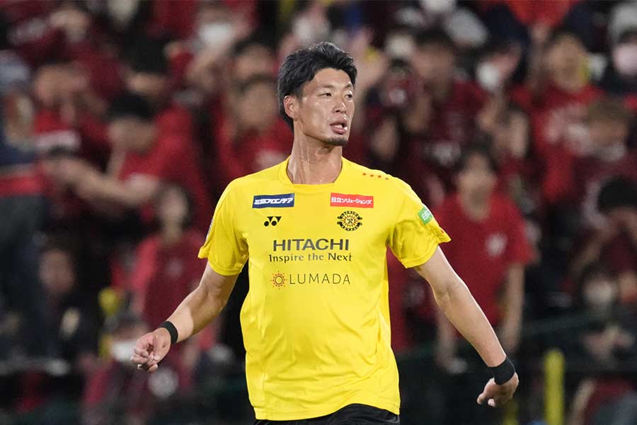 柏DF、瞬時でイエロー2枚の退場劇に日本代表OBが「妥当」と見解 「笛が