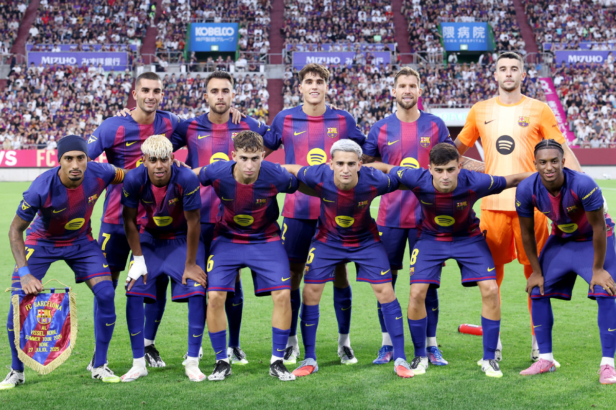 バルセロナが新アウェイユニフォームを発表！コービー・ブライアント氏