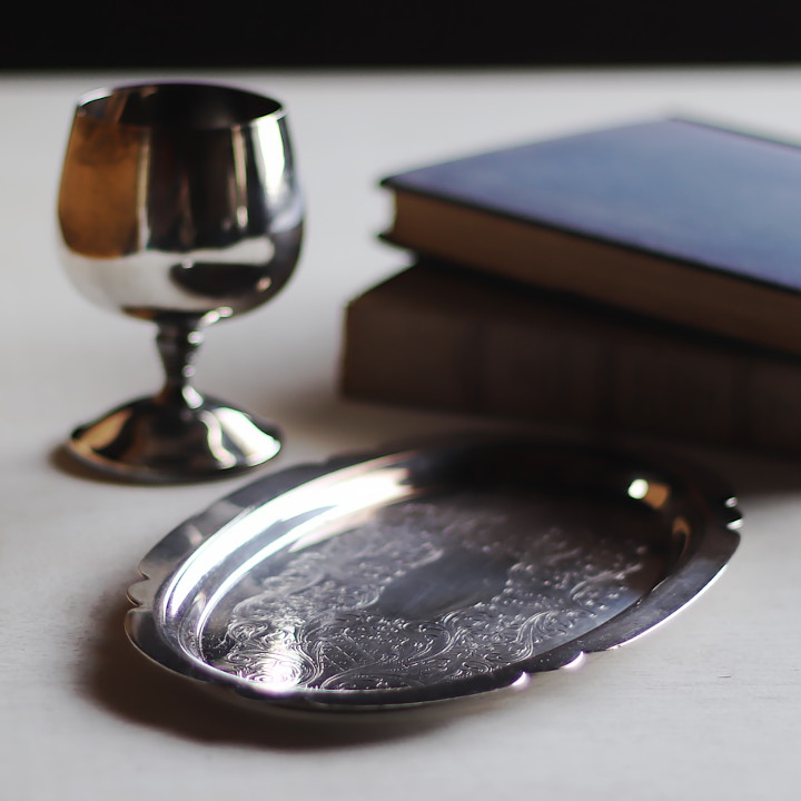 英国イギリス製ヴィンテージシルバープレートトレー彫刻装飾エングレー