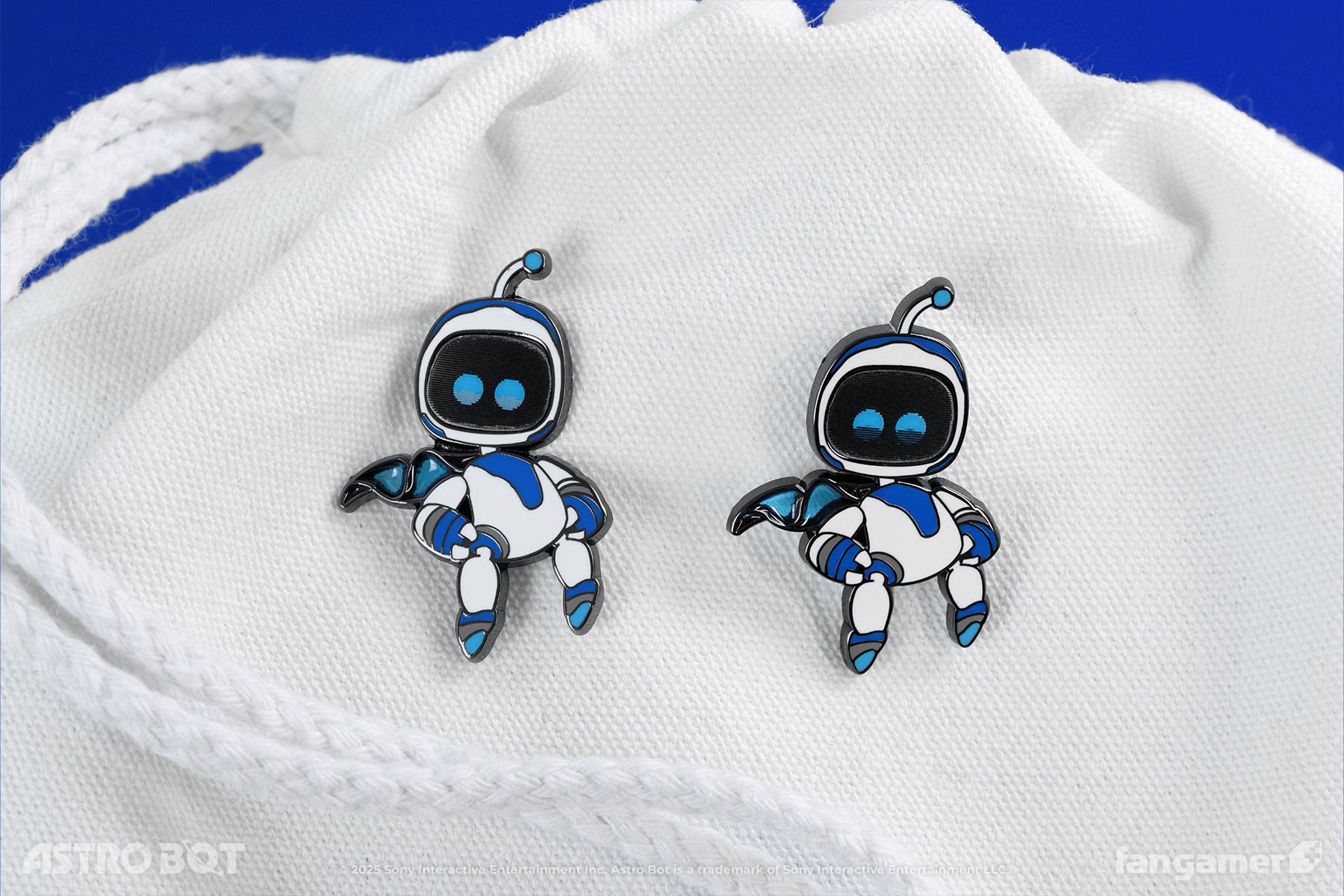 ASTRO BOT」－ アストロボット レンチキュラーピンバッジ - Fangamer Japan