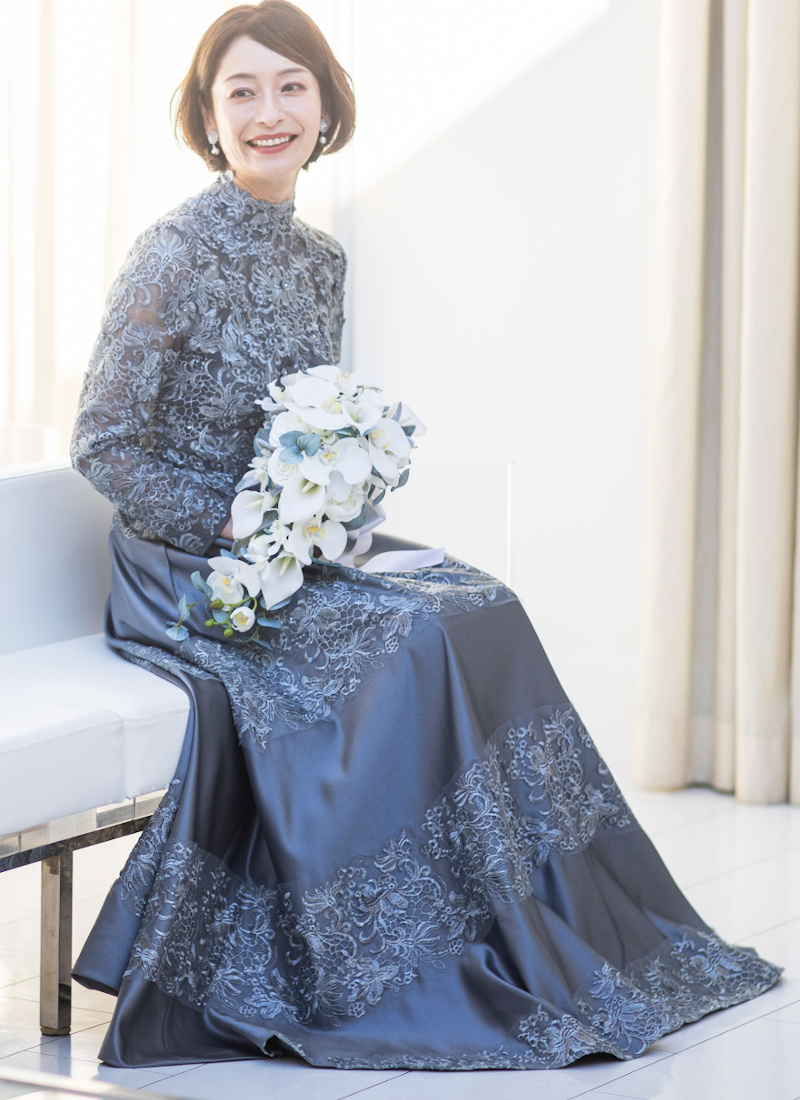 ☆初売りセール エリザベス王妃 シルバーグレーのエレガントオーバー