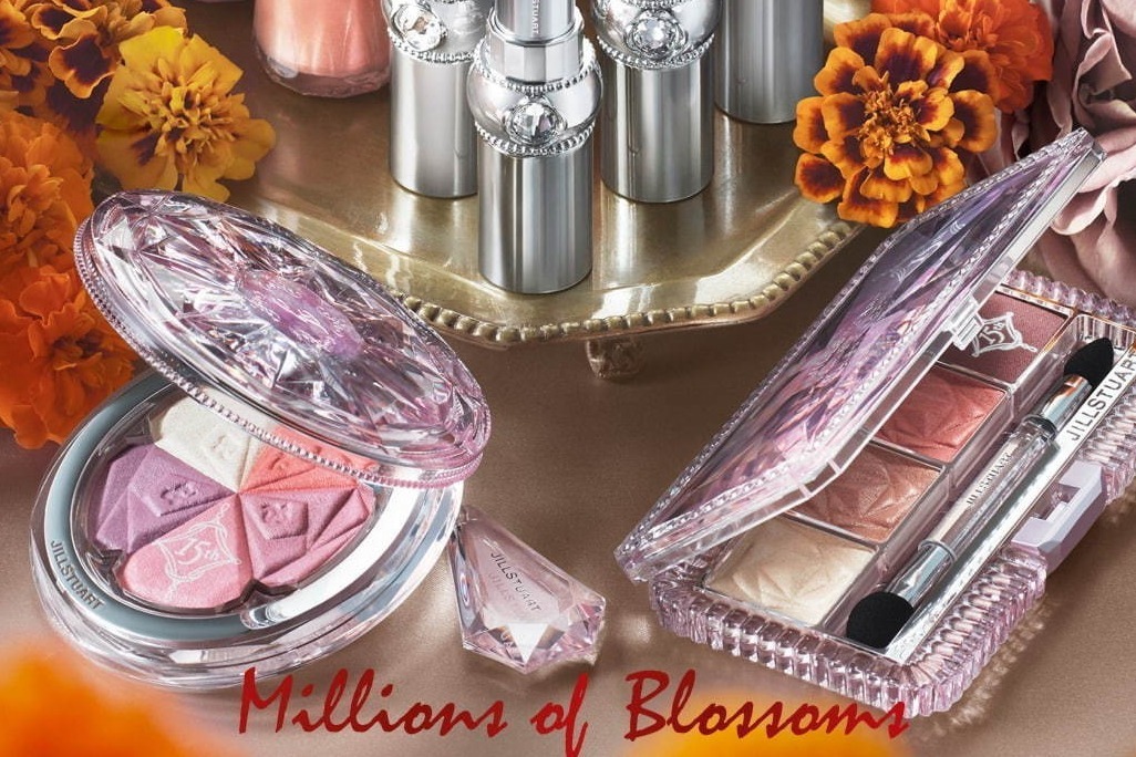 ジルスチュアート ビューティ15周年フラワーモチーフのアイシャドウ