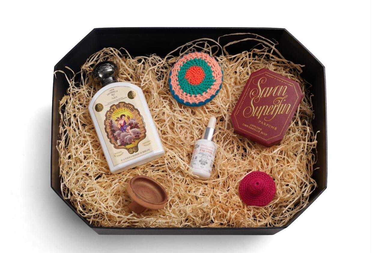 オフィシーヌ・ユニヴェルセル・ビュリー“八角形”のギフトボックス