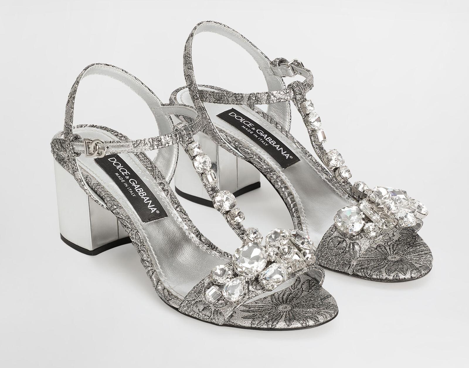 ドルチェ＆ガッバーナ“クリスタル輝く”銀色ハンドバッグ、チャームや