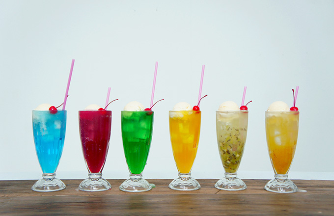 漫画家・長尾謙一郎の初の個展がROCKETで開催！限定クリームソーダも