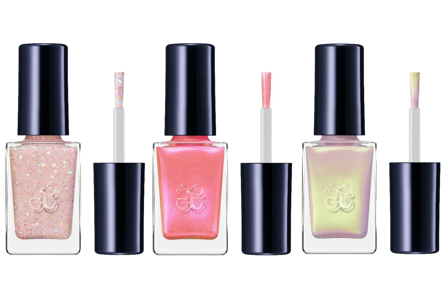 エレガンス ラズル25年春コスメ、“オーロラ風”シェルホワイトネイル