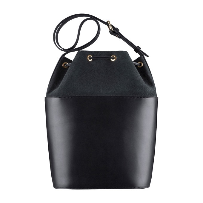 A.P.C.“バケツ型＆半月型”限定バッグ＆ウォレット、新宿髙島屋