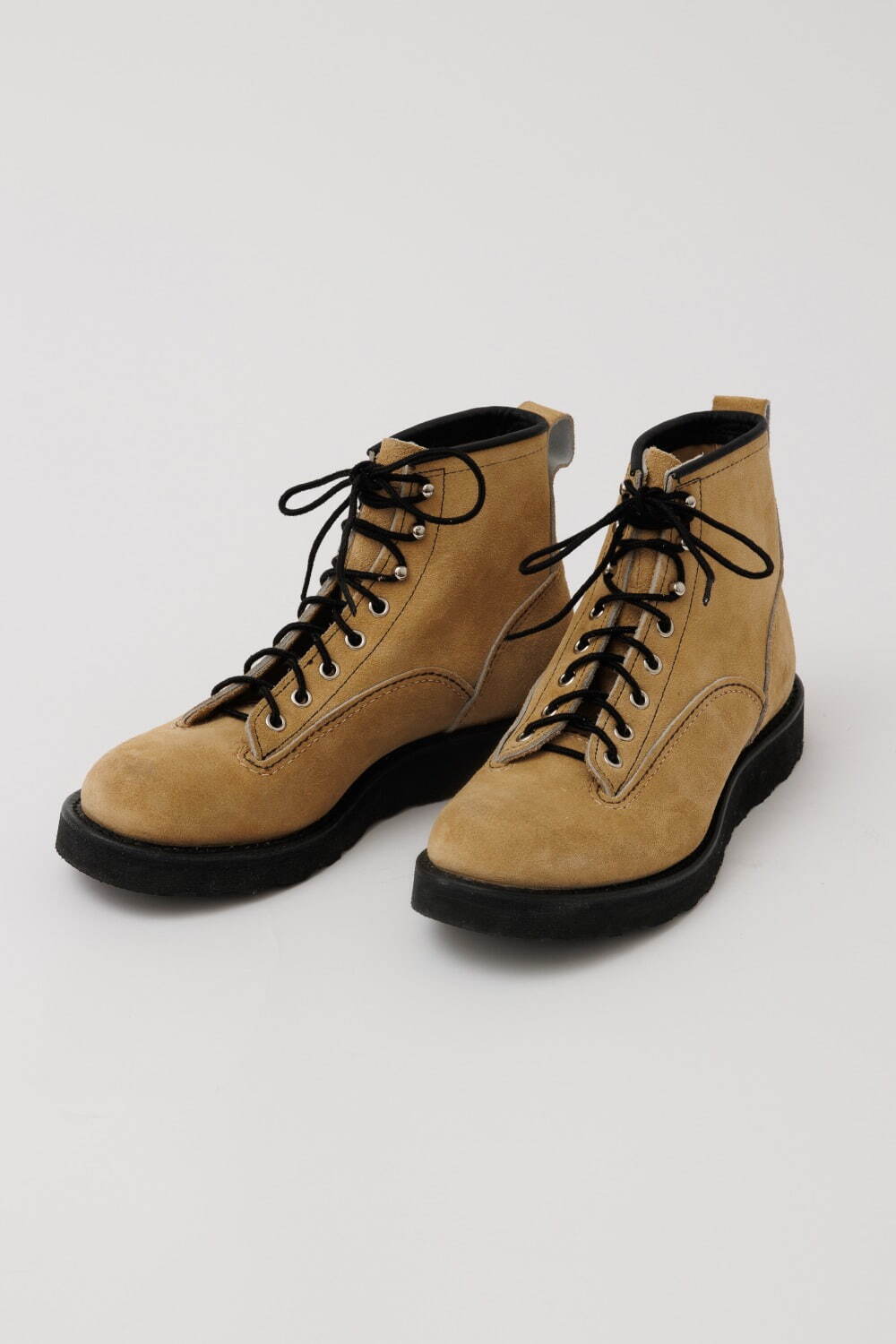 レッドウィング新作ブーツ - 廃盤モデルのソールをカスタム