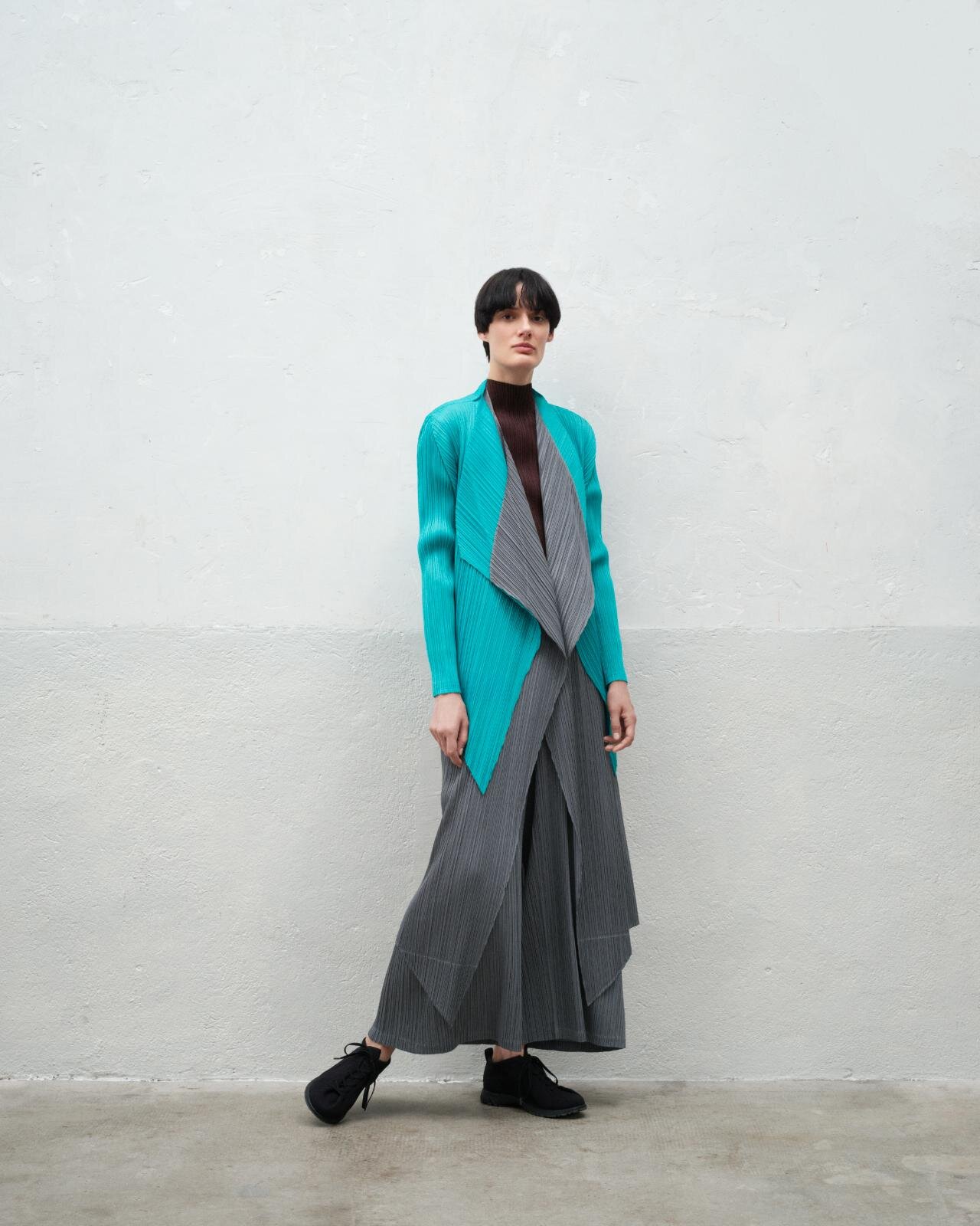 プリーツ プリーズ イッセイ ミヤケ“街の風景”柄ウェア、建築物