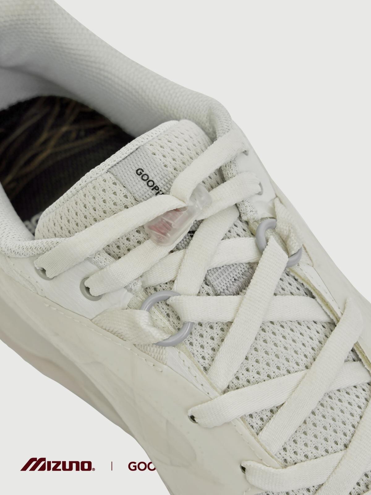 ミズノ“左右非対称”オフホワイトのスニーカー「ウエーブムジンTL」台湾