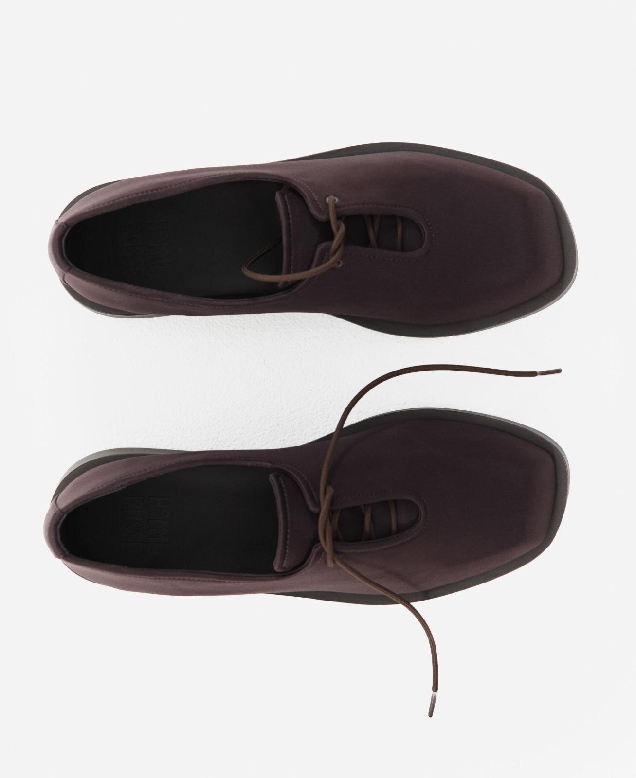 オム プリッセ イッセイ ミヤケ”板チョコ”着想のレースアップシューズ