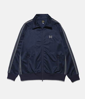 ニードルズのアークネッツ別注セットアップ、“ネイビー×グレー刺繍”の