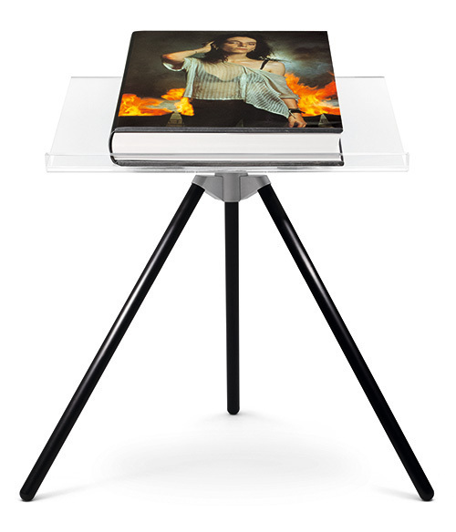 写真家アニー・リーボヴィッツ40年の集大成、重量26キロの巨大作品集が