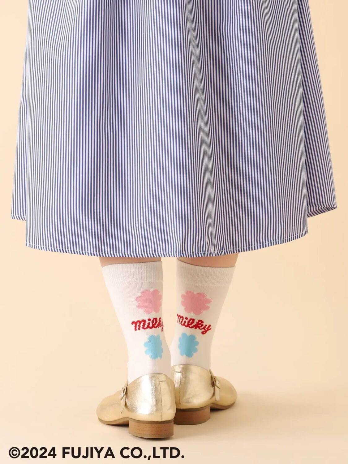 タビオ×不二家「ペコちゃん」靴下、ワンポイント刺繍＆“ミルキーのロゴ