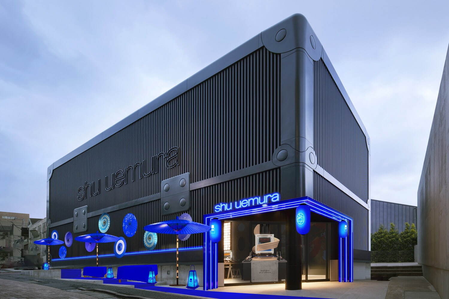 シュウ ウエムラ表参道の旗艦店「青の世界」に、青の茶屋＆ピグメント