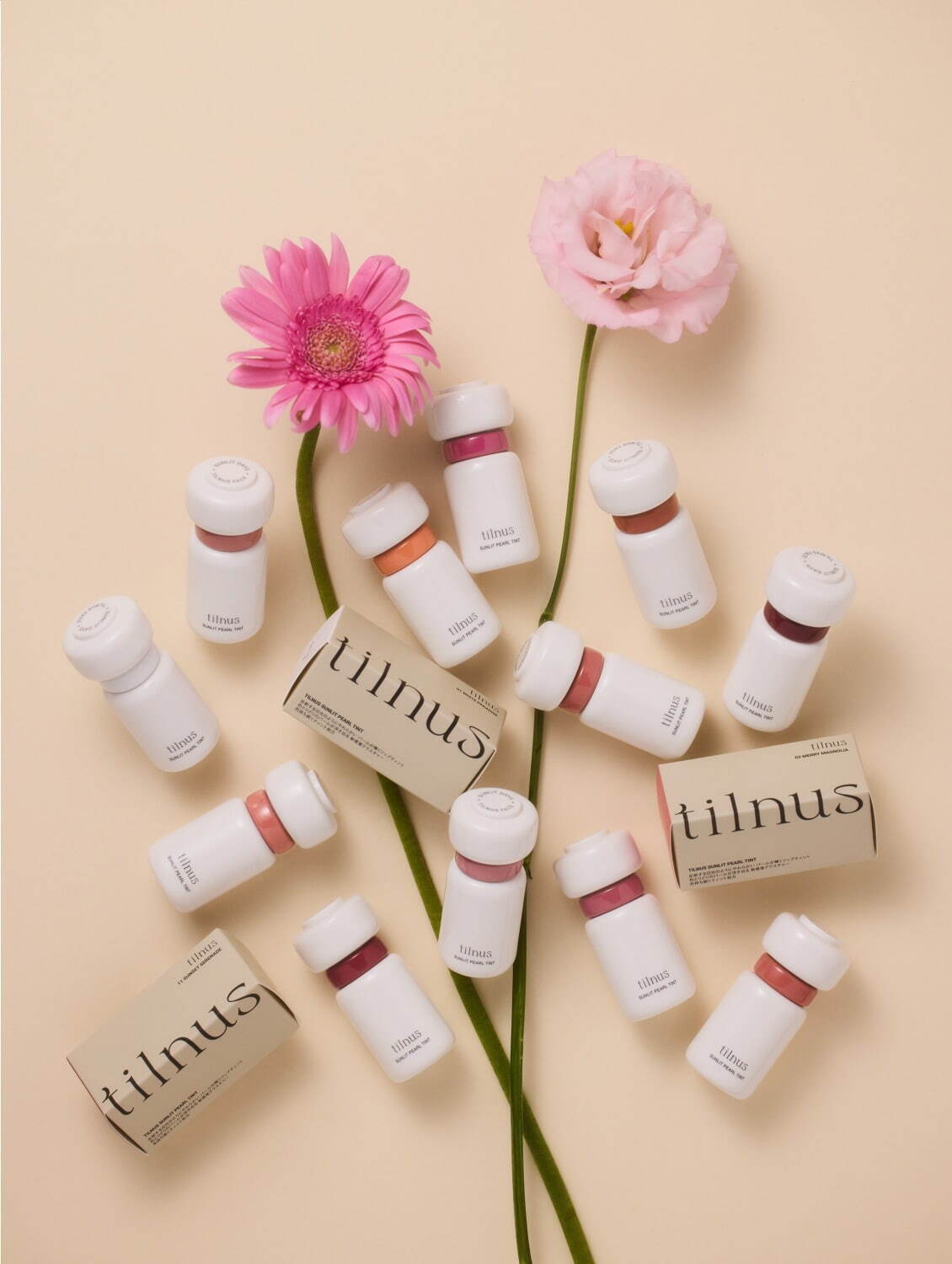 ティルナス(tilnus)」新コスメブランド誕生、第1弾は“パールが浮き出る
