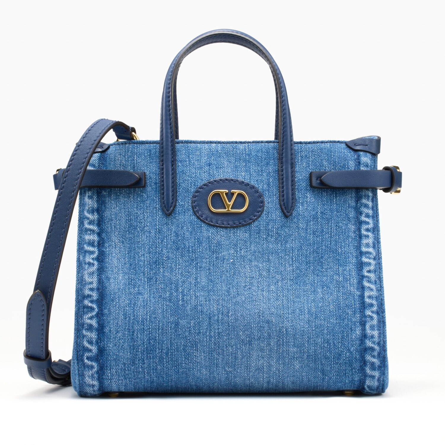 ヴァレンティノ“鮮やかな花刺繍”のデニムトートバッグ、伊勢丹新宿で