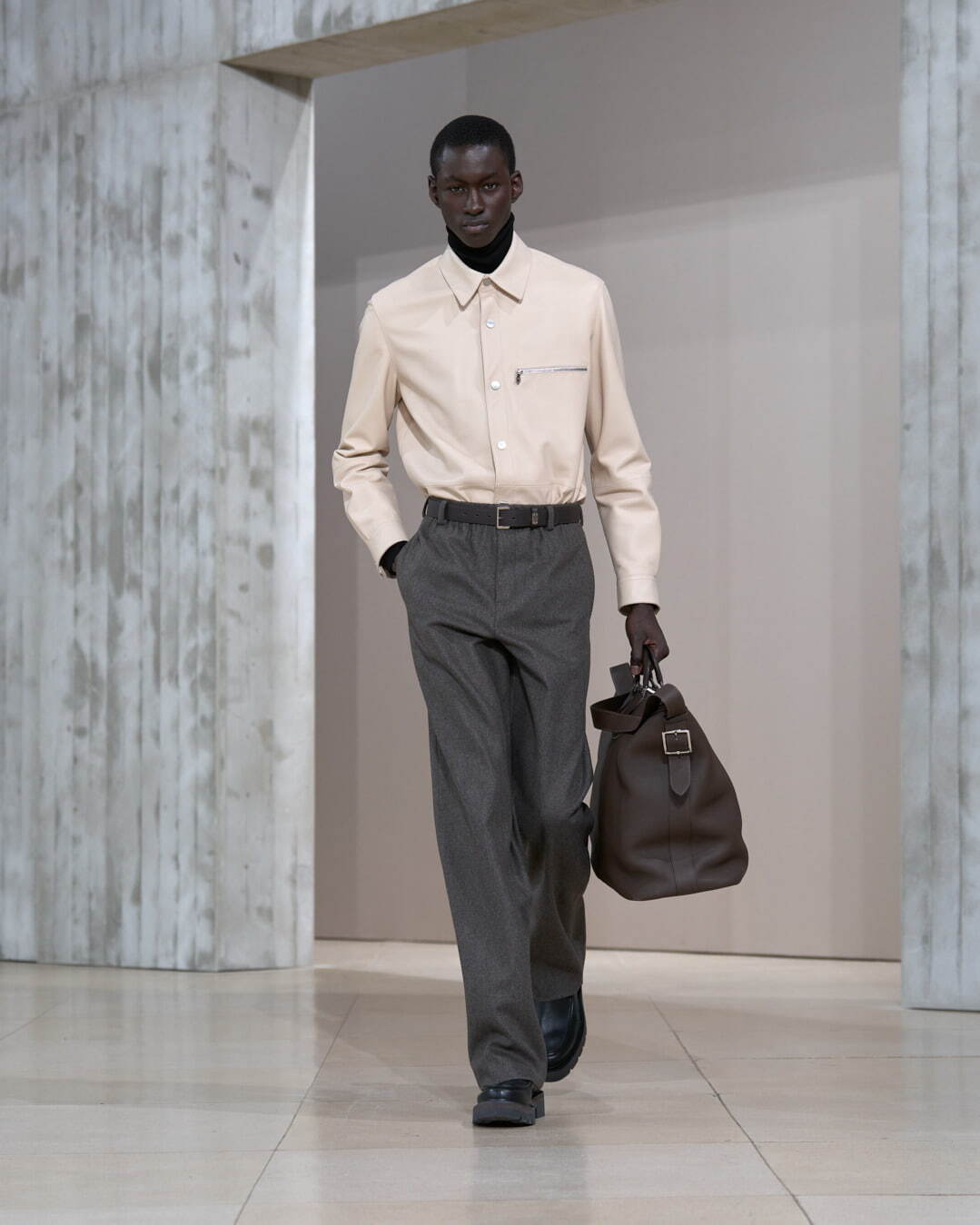 エルメス 2025年秋冬メンズコレクション - 温かな佇まいに響く