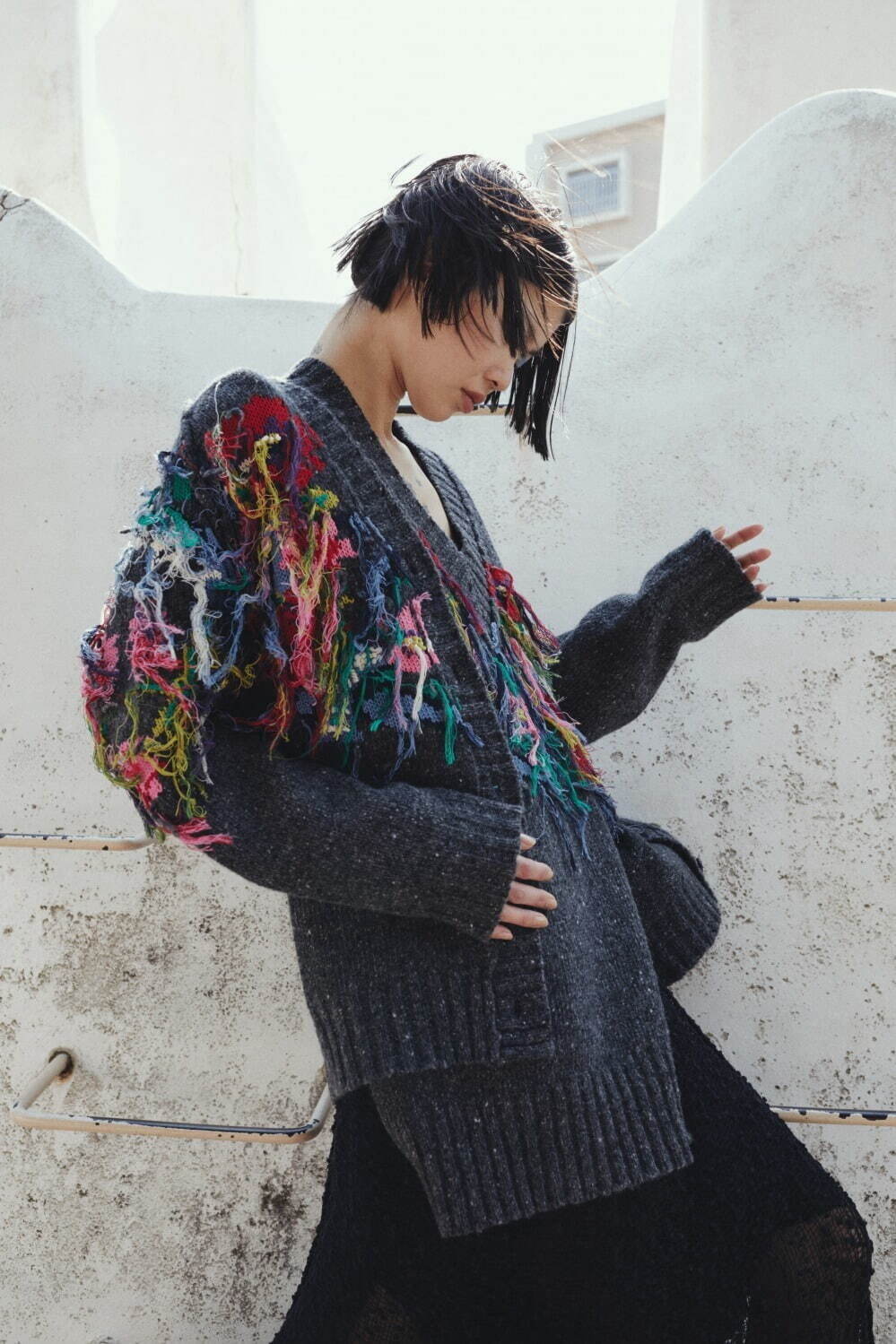 オープン セサミ クラブ24年秋冬、カラフルフリンジ×花柄ジャカードの