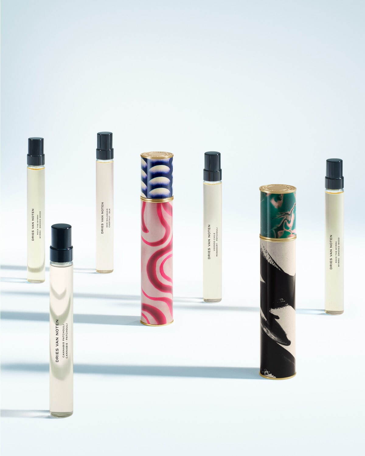 ドリス ヴァン ノッテン、“まるで芸術品”バイカラーケース＆ミニ香水の