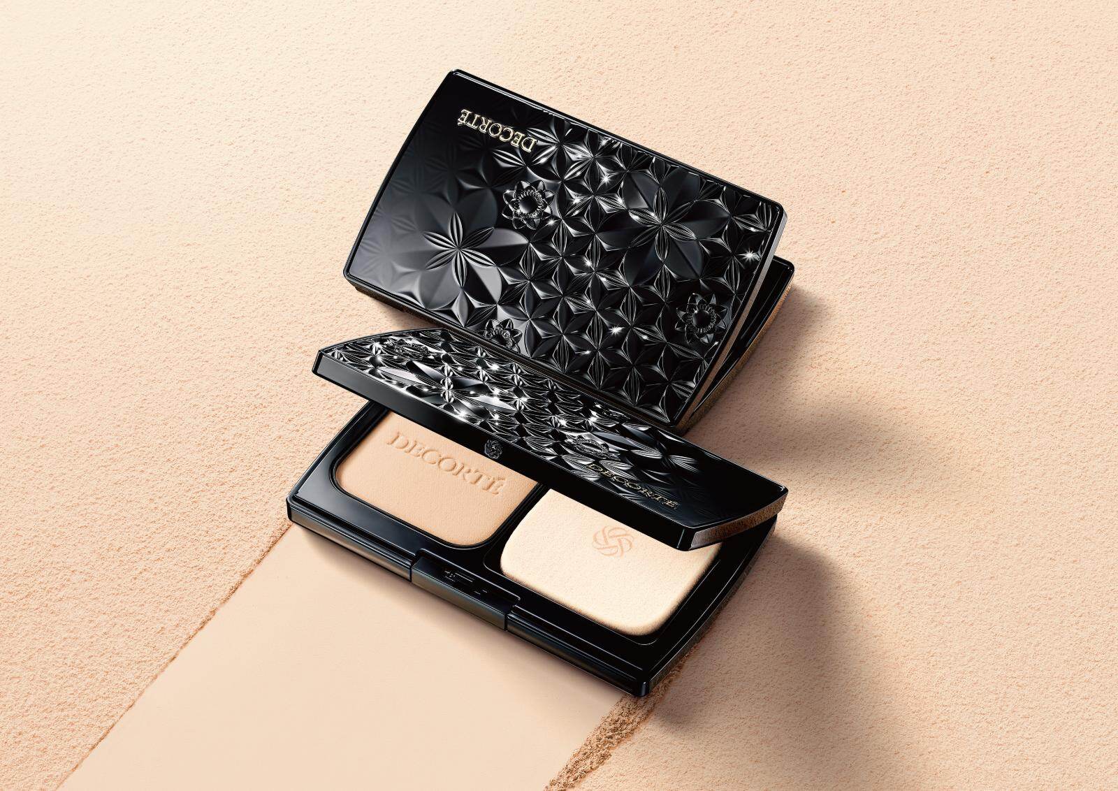 コスメデコルテ25年秋ベースメイク、“しっとり薄絹の艶めき”纏う