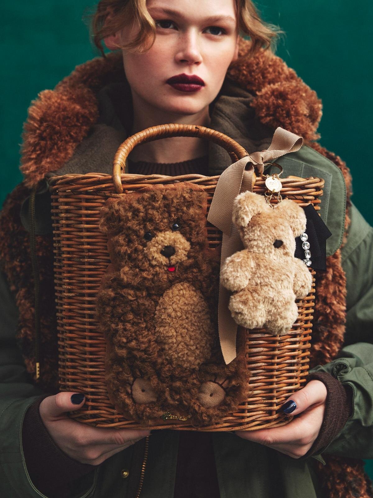 ミュベール「もふもふクマ」のカゴバッグ＆スウェット、スエード生地の