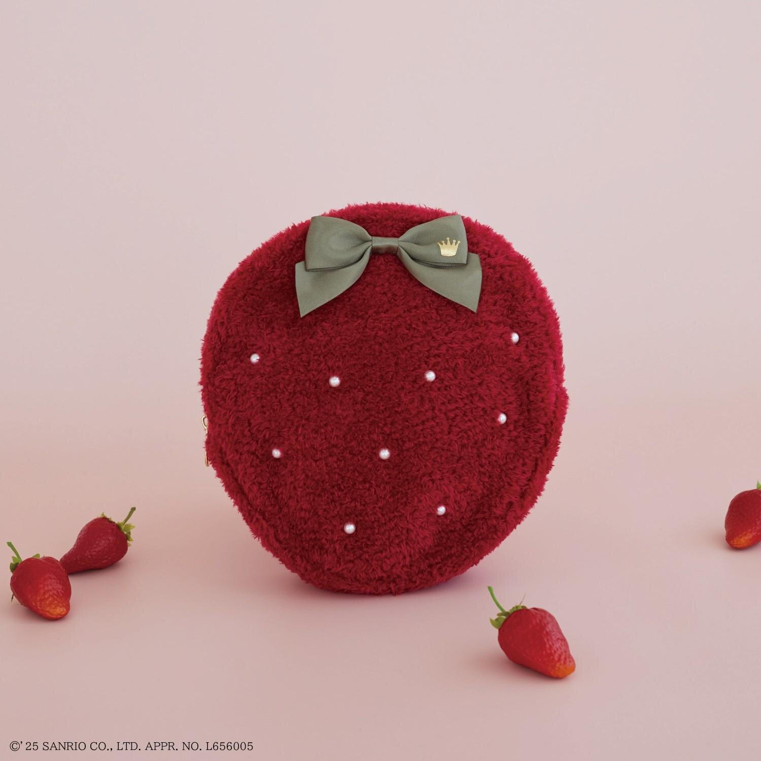 メゾン ド フルール×サンリオ「月間いちご新聞」”いちご柄衣装”の