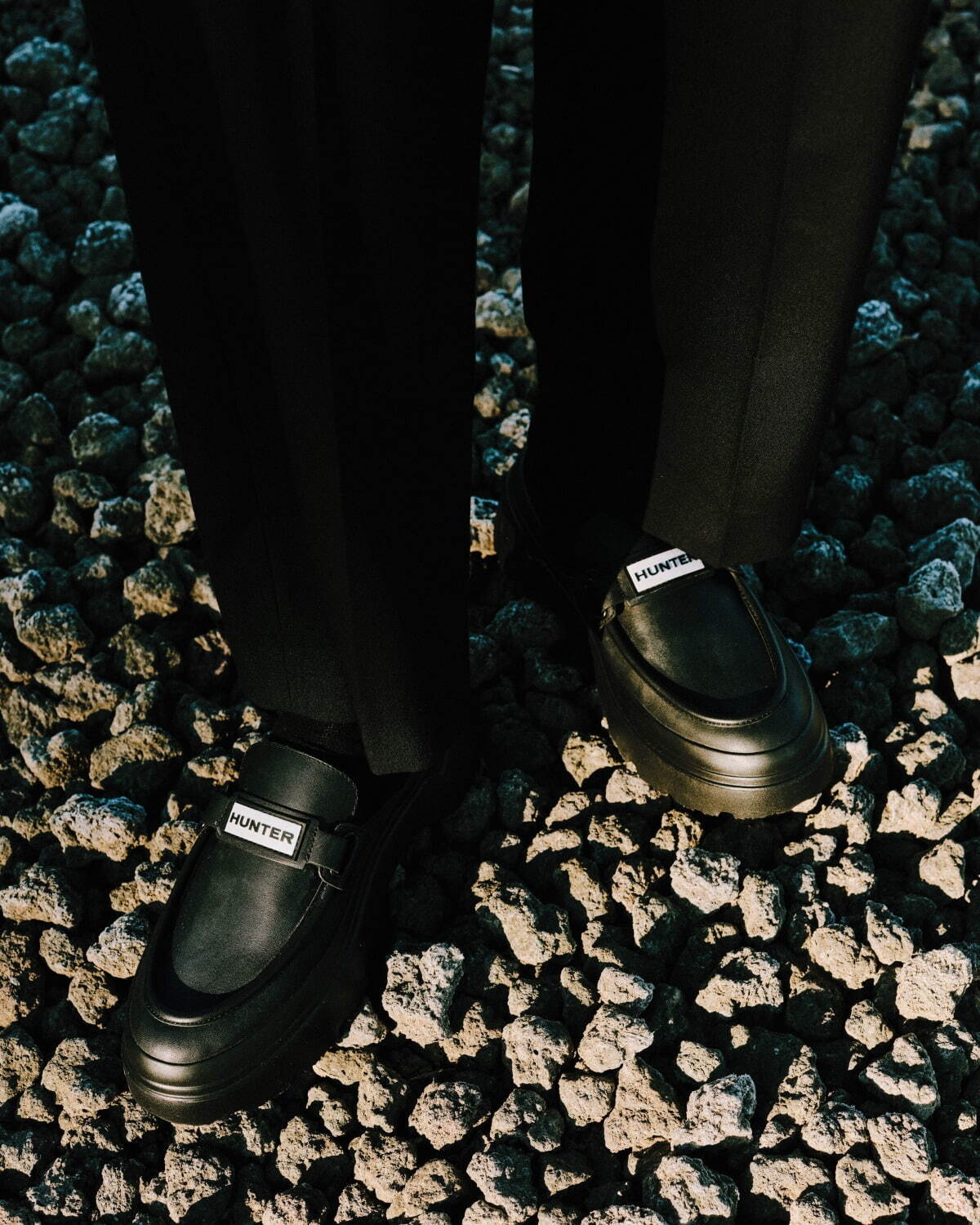 ハンター×アダム エ ロペの軽い厚底ミュールローファー、耐水レザーに