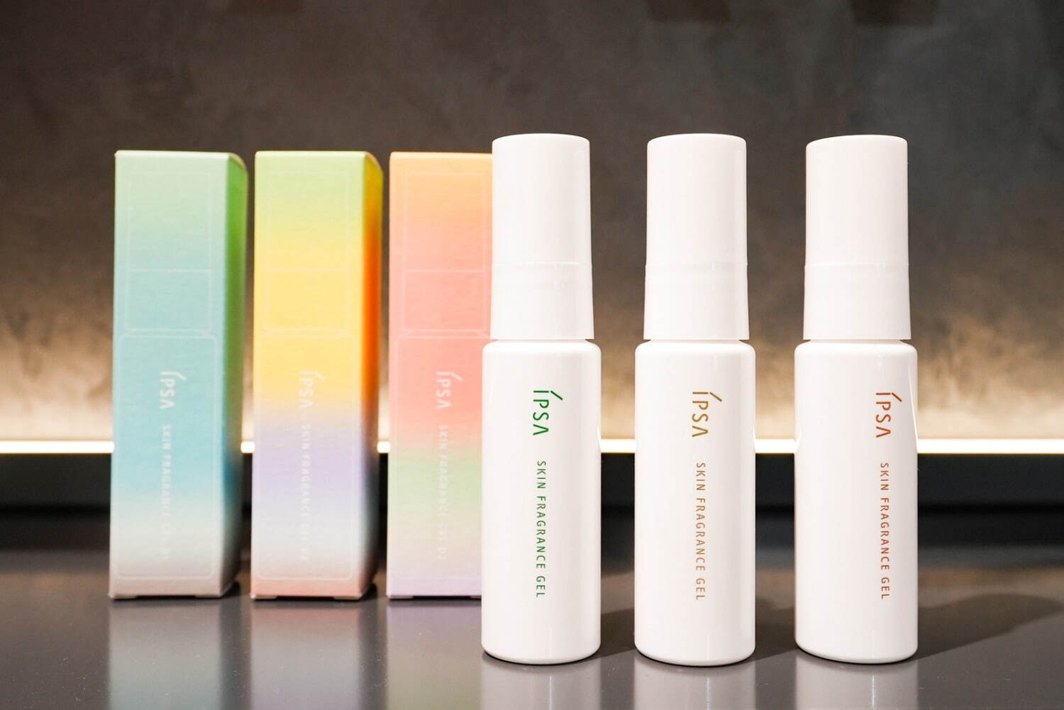 イプサからスキンケア発想のフレグランスジェル誕生、“朝露の庭”など